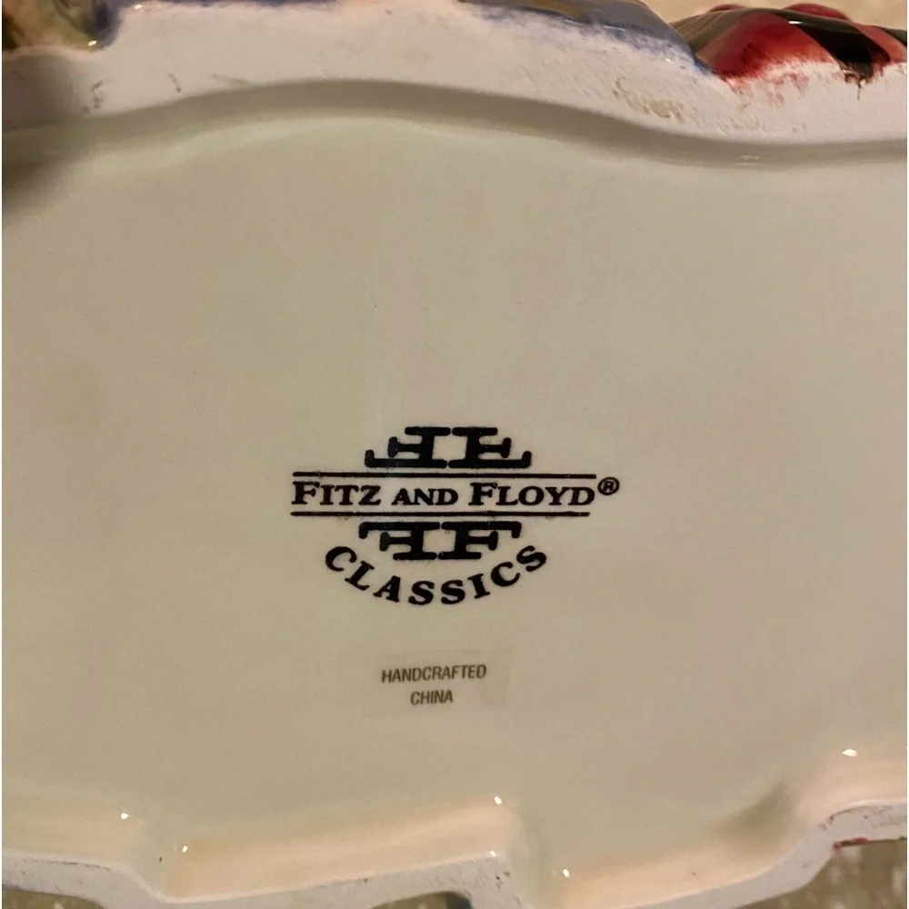 Fabulous Fitz and Floyd Classics Handcrafted container. Snowmen/gifts. 5x11x5”.